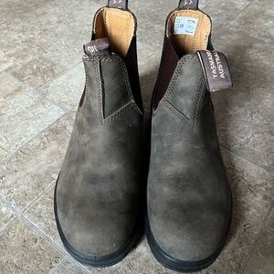 Blundstone Chelsea Boots, Women’s Size 7